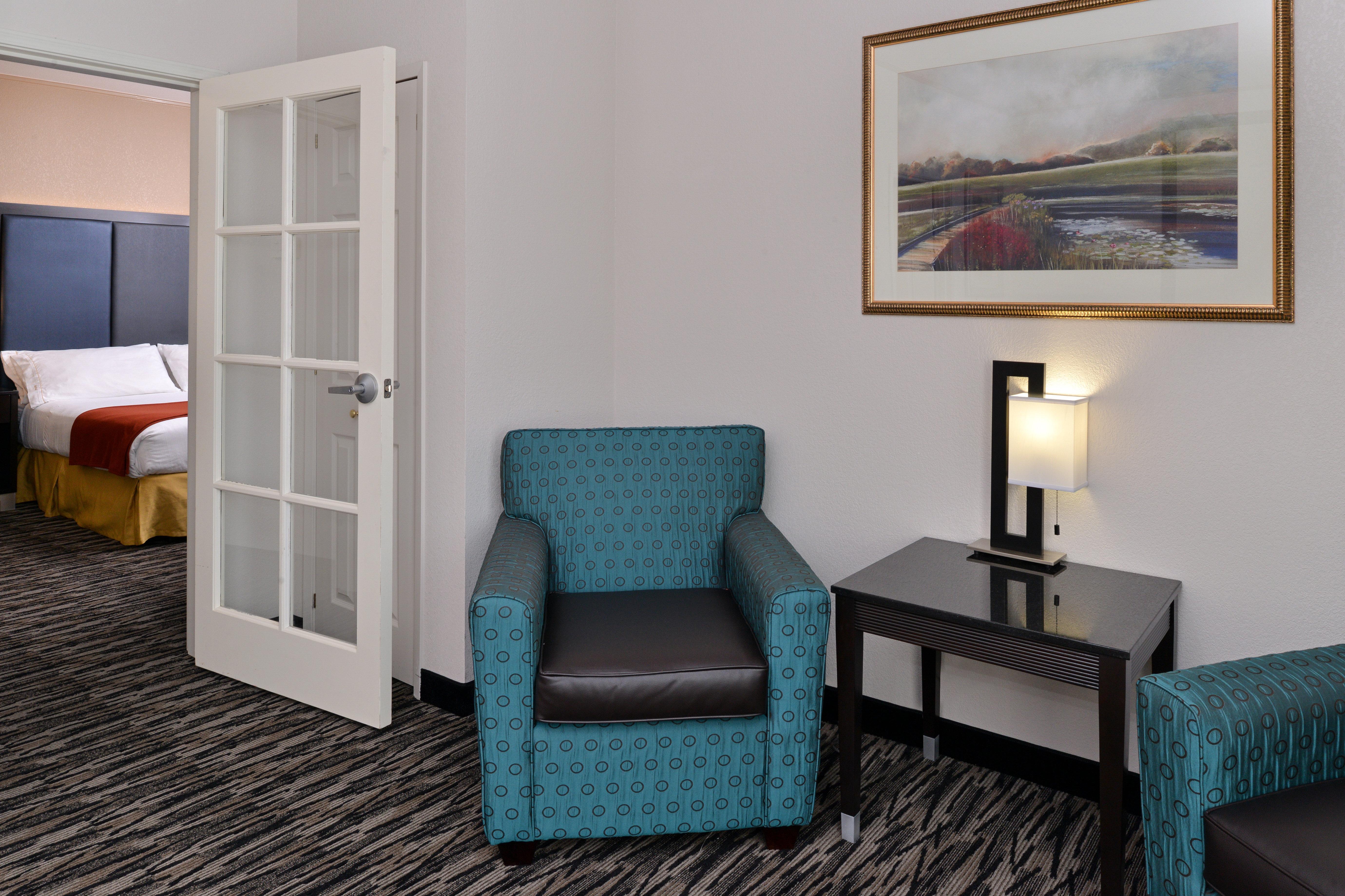 Holiday Inn Express & Suites Tacoma South - Lakewood By Ihg Εξωτερικό φωτογραφία
