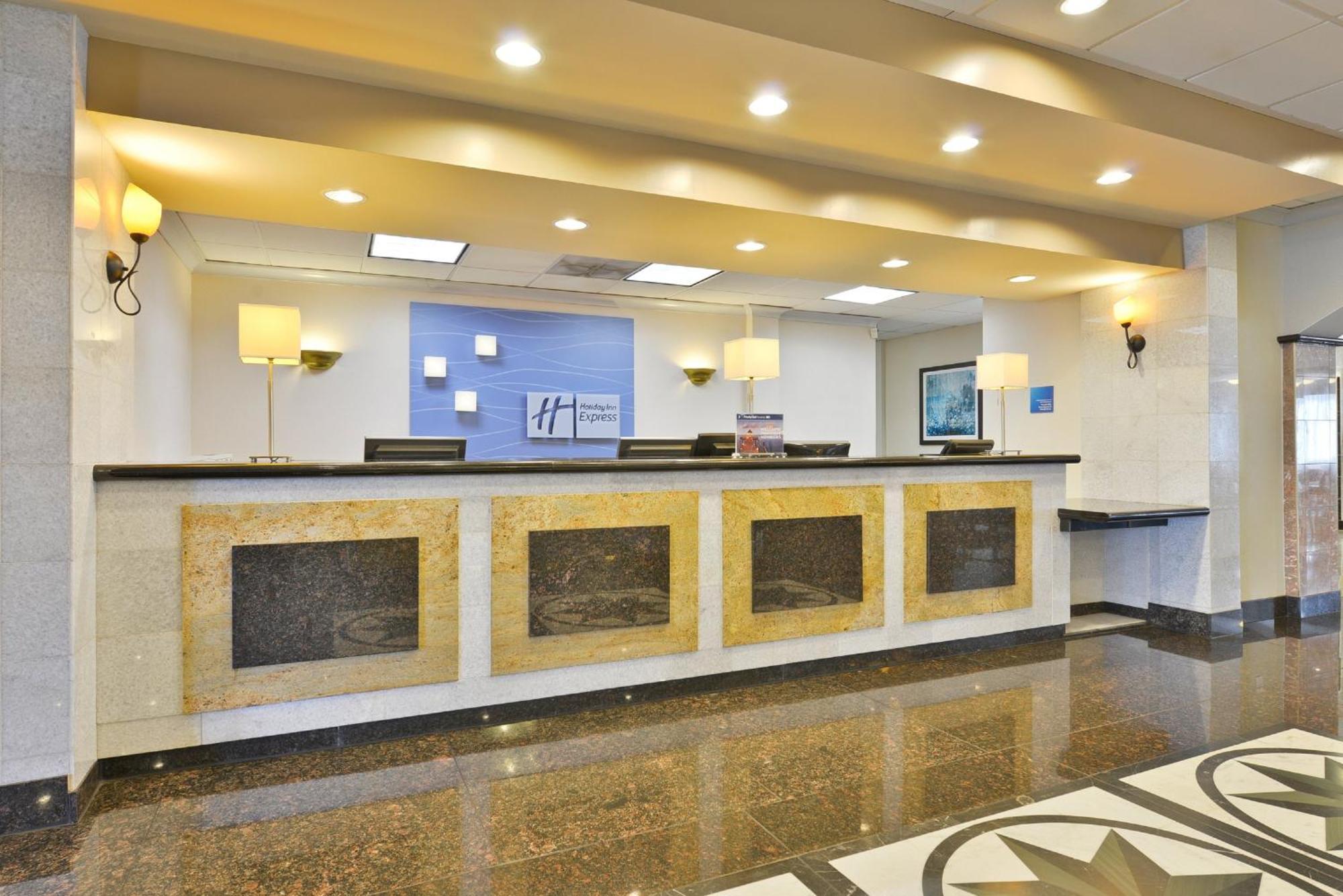 Holiday Inn Express & Suites Tacoma South - Lakewood By Ihg Εξωτερικό φωτογραφία