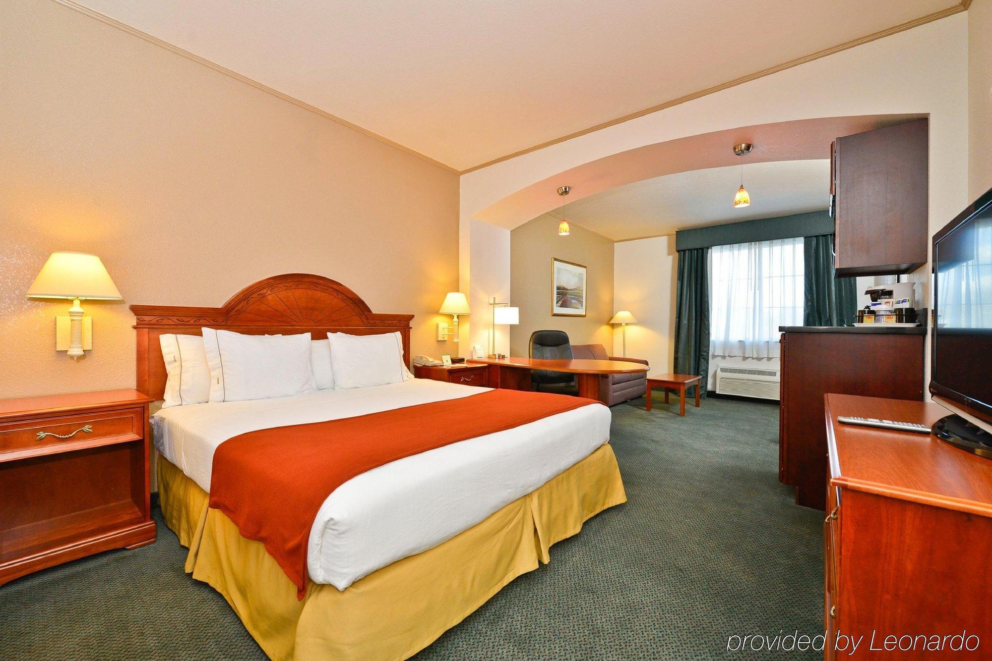 Holiday Inn Express & Suites Tacoma South - Lakewood By Ihg Εξωτερικό φωτογραφία