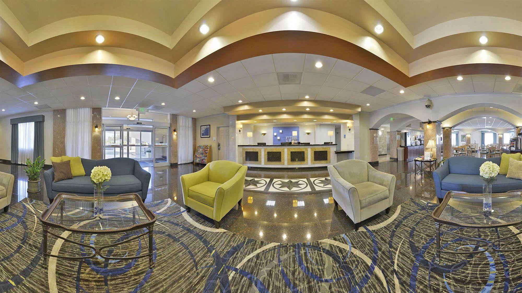 Holiday Inn Express & Suites Tacoma South - Lakewood By Ihg Εξωτερικό φωτογραφία