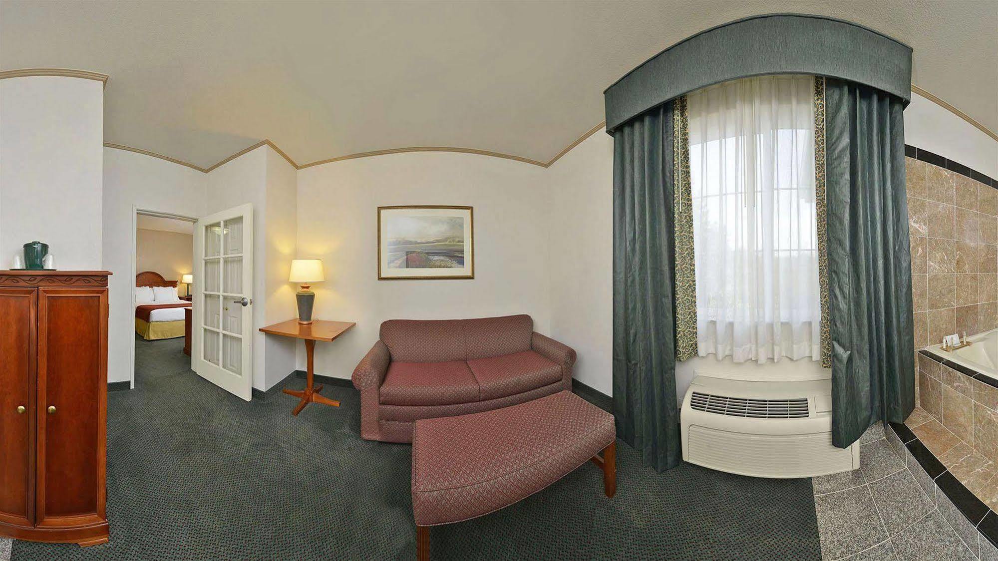 Holiday Inn Express & Suites Tacoma South - Lakewood By Ihg Εξωτερικό φωτογραφία